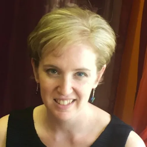 Esther Melamed headshot